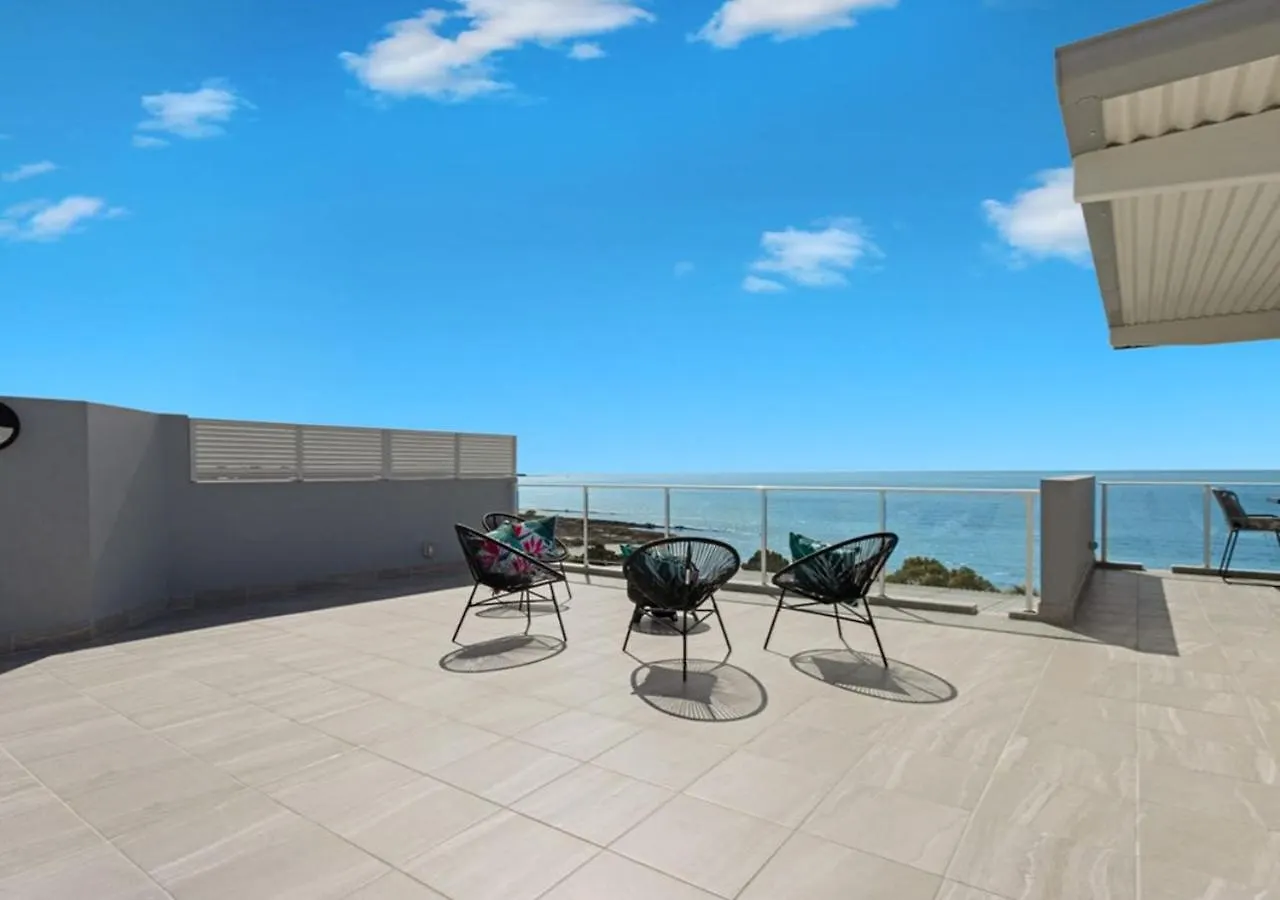 3 Bedroom Beachfront Penthouse With Epic Rooftop & Ocean Views Pialba 0*,  Australia
