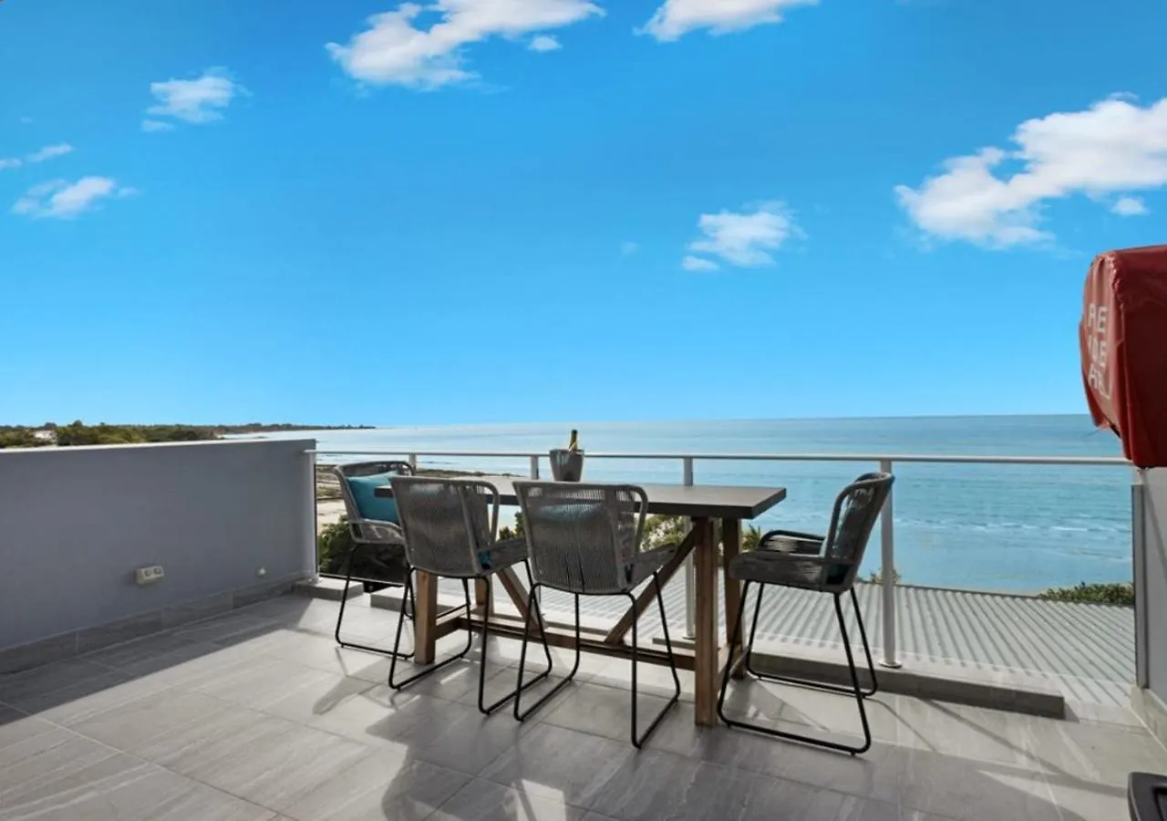 Apartment 3 Bedroom Beachfront Penthouse With Epic Rooftop & Ocean Views Pialba Australia