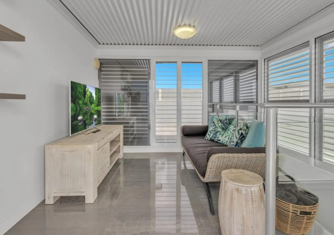 3 Bedroom Beachfront Penthouse With Epic Rooftop & Ocean Views Pialba Apartment