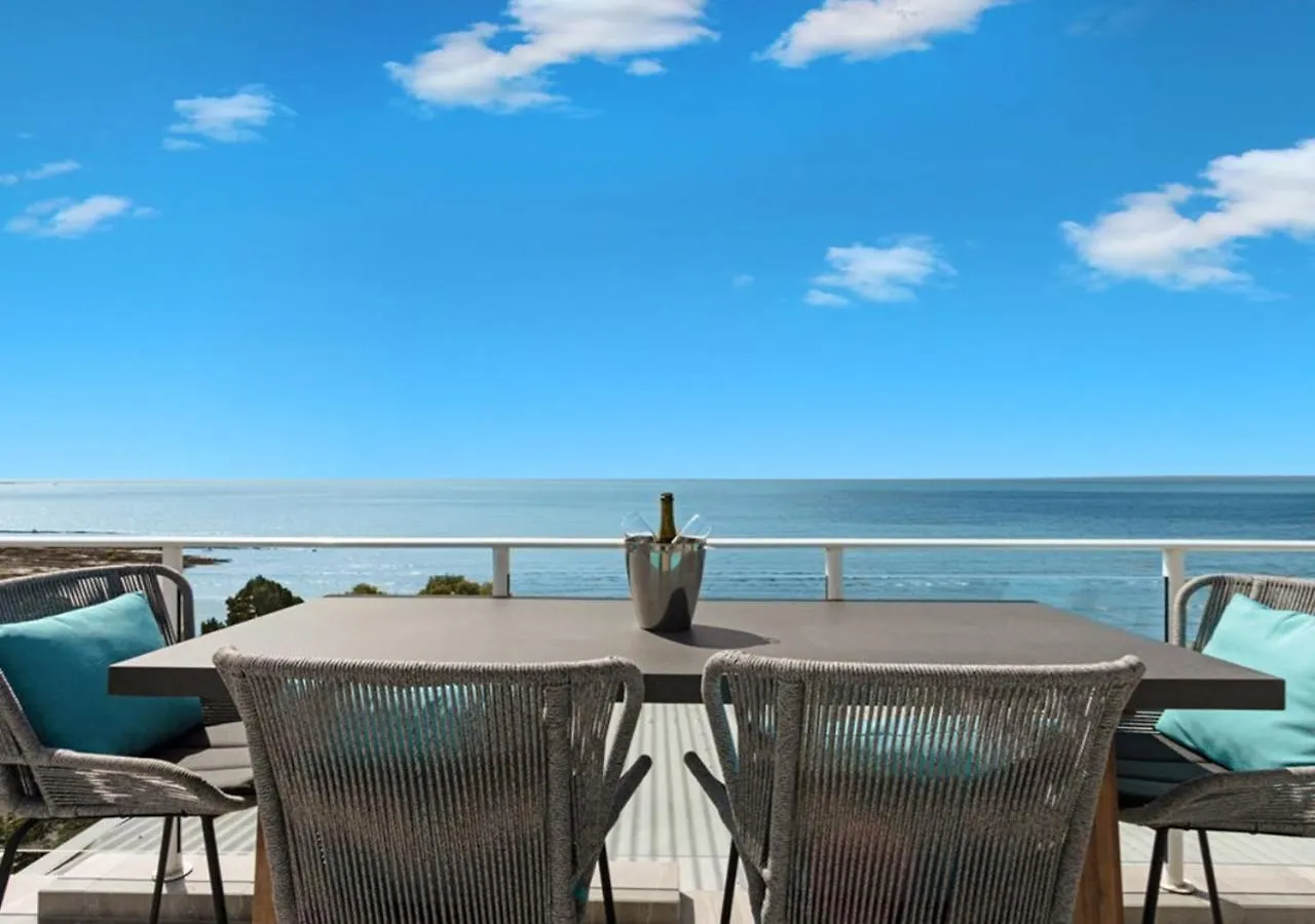 3 Bedroom Beachfront Penthouse With Epic Rooftop & Ocean Views Pialba