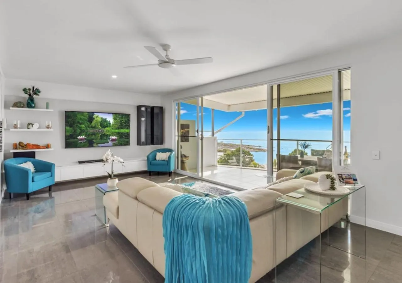 3 Bedroom Beachfront Penthouse With Epic Rooftop & Ocean Views Pialba